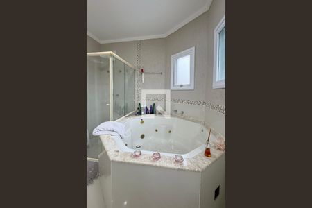 Casa de condomínio à venda com 360m², 5 quartos e 6 vagasBanheiro da Suíte 1