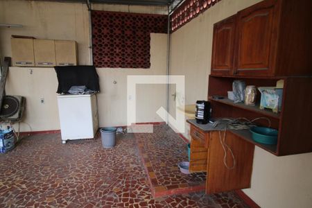 Casa à venda com 100m², 2 quartos e sem vagaÁrea de Serviço