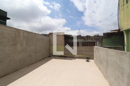 Casa para alugar com 300m², 2 quartos e sem vagaQuintal