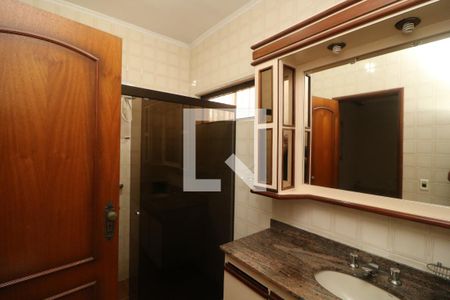 Casa à venda com 300m², 3 quartos e 3 vagasBanheiro da Suíte