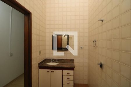 Casa à venda com 300m², 3 quartos e 3 vagasBanheiro da Suíte 3