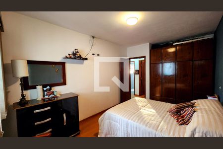 Casa à venda com 200m², 3 quartos e 2 vagasSuíte