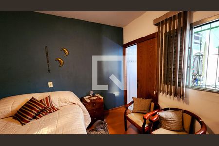 Casa à venda com 200m², 3 quartos e 2 vagasSuíte