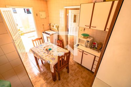Casa à venda com 120m², 2 quartos e sem vagaCozinha 