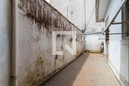 Casa à venda com 230m², 3 quartos e sem vaga Casa à venda com 230m², 3 quartos e sem vagaCorredor Lateral