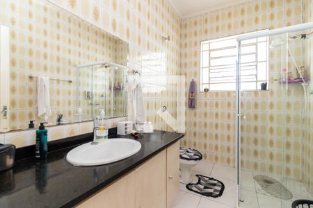 Casa à venda com 230m², 3 quartos e sem vaga Casa à venda com 230m², 3 quartos e sem vagaBanheiro 1