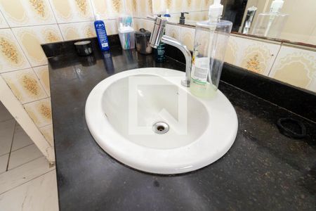 Casa à venda com 230m², 3 quartos e sem vaga Casa à venda com 230m², 3 quartos e sem vagaBanheiro 1