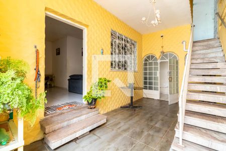 Casa à venda com 230m², 3 quartos e sem vaga Casa à venda com 230m², 3 quartos e sem vagaQuintal