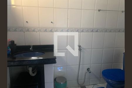 Banheiro de apartamento à venda com 3 quartos, 80m² em Brás de Pina, Rio de Janeiro