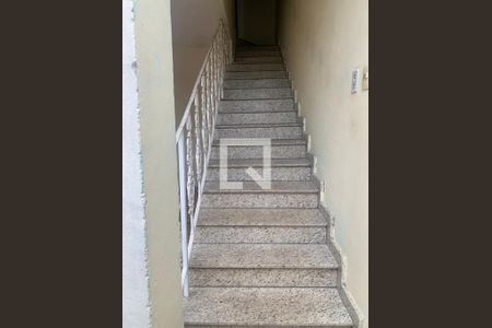 Apartamento à venda com 80m², 3 quartos e 1 vagaEscada