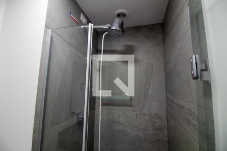 Banheiro da Suíte de apartamento para alugar com 1 quarto, 33m² em Campo Belo, São Paulo