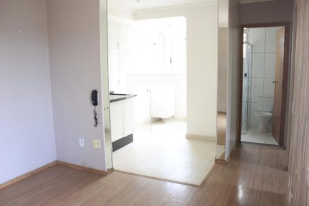 Sala de apartamento para alugar com 2 quartos, 42m² em Jardim do Triunfo, Guarulhos