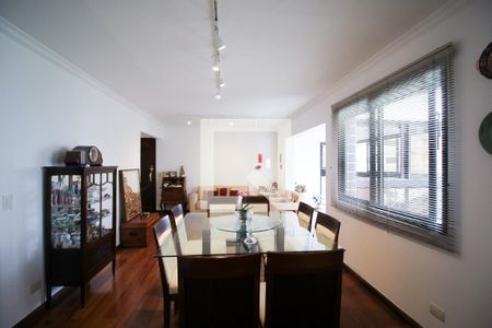 Apartamento para alugar com 129m², 3 quartos e 3 vagasSala