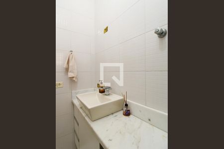 Casa à venda com 130m², 3 quartos e 2 vagasBanheiro Social