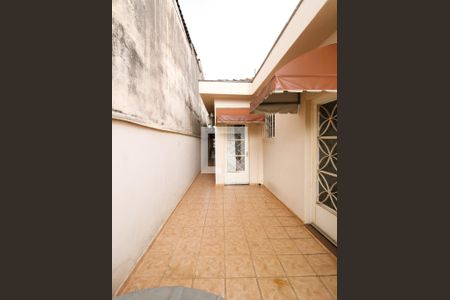 Casa à venda com 130m², 3 quartos e 2 vagasCorredor Lateral