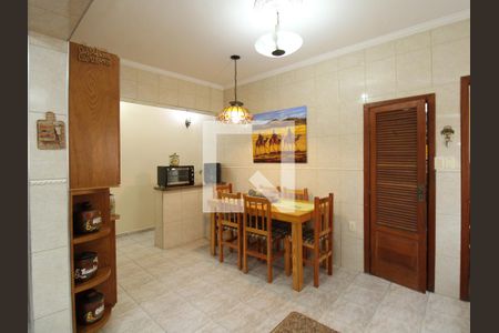 Casa à venda com 130m², 3 quartos e 2 vagasCozinha