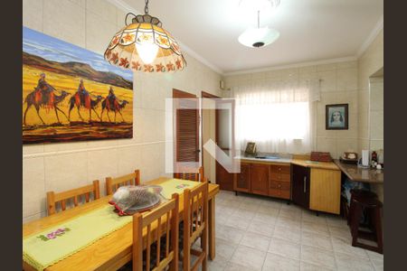 Casa à venda com 130m², 3 quartos e 2 vagasCozinha