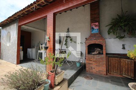 Casa de condomínio à venda com 275m², 3 quartos e 2 vagasChurrasqueira