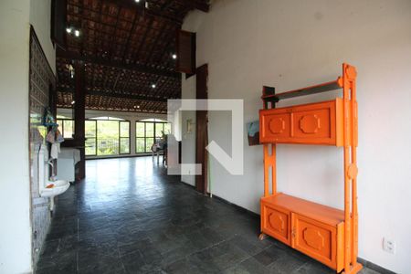 Casa de condomínio à venda com 275m², 3 quartos e 2 vagasTerraço