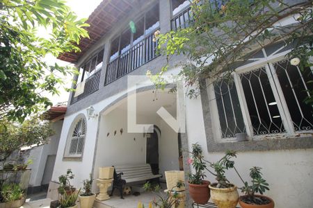 Casa de condomínio à venda com 275m², 3 quartos e 2 vagasFrente