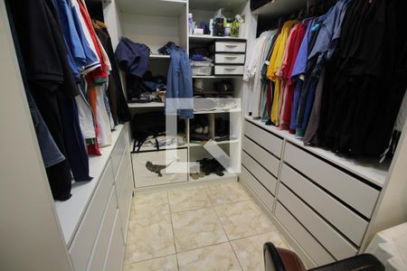 Casa de condomínio à venda com 275m², 3 quartos e 2 vagasQuarto 1 - Closet