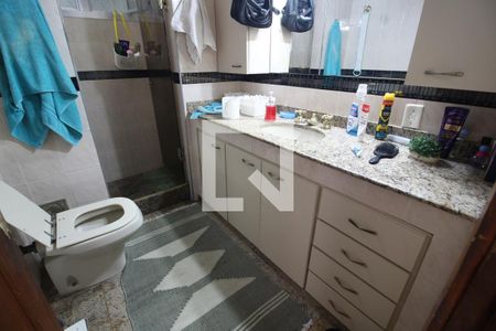 Casa de condomínio à venda com 275m², 3 quartos e 2 vagasBanheiro Social