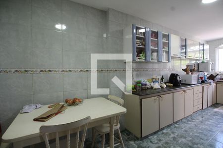 Casa de condomínio à venda com 275m², 3 quartos e 2 vagasCozinha