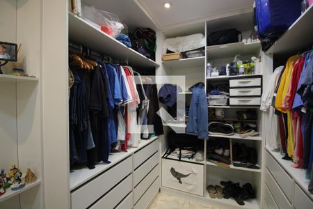 Casa de condomínio à venda com 275m², 3 quartos e 2 vagasQuarto 1 - Closet