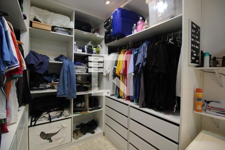 Casa de condomínio à venda com 275m², 3 quartos e 2 vagasQuarto 1 - Closet