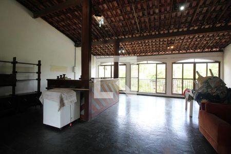 Casa de condomínio à venda com 275m², 3 quartos e 2 vagasTerraço