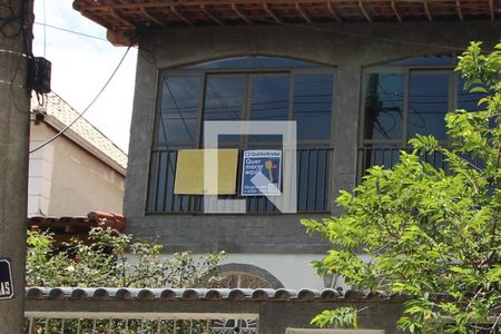 Casa de condomínio à venda com 275m², 3 quartos e 2 vagasFachada com Placa Quinto Andar