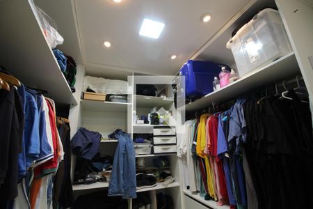 Casa de condomínio à venda com 275m², 3 quartos e 2 vagasQuarto 1 - Closet