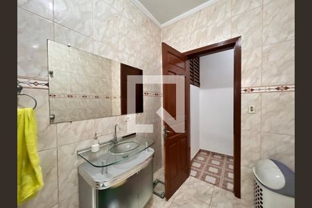 Casa à venda com 270m², 2 quartos e 4 vagasBanheiro