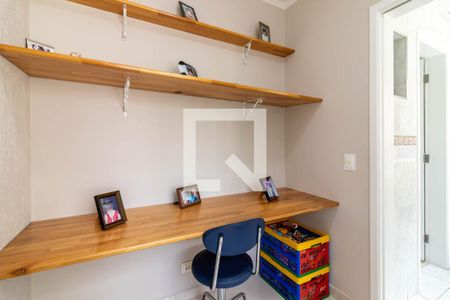 Apartamento à venda com 101m², 3 quartos e 2 vagas Apartamento à venda com 101m², 3 quartos e 2 vagasQuarto de Serviço