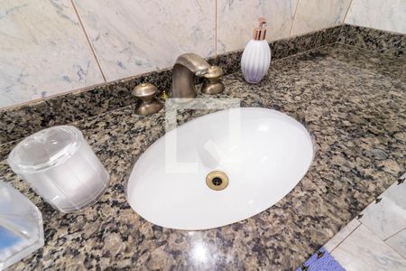 Apartamento à venda com 101m², 3 quartos e 2 vagas Apartamento à venda com 101m², 3 quartos e 2 vagasBanheiro da Suíte