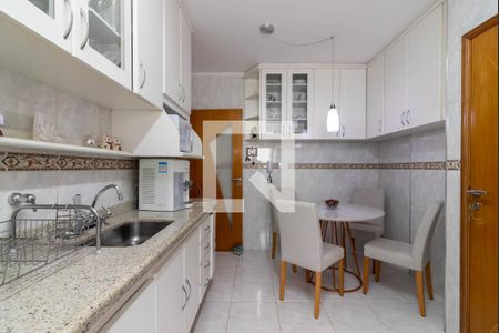 Apartamento à venda com 101m², 3 quartos e 2 vagas Apartamento à venda com 101m², 3 quartos e 2 vagasCozinha