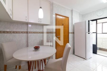 Apartamento à venda com 101m², 3 quartos e 2 vagas Apartamento à venda com 101m², 3 quartos e 2 vagasCozinha