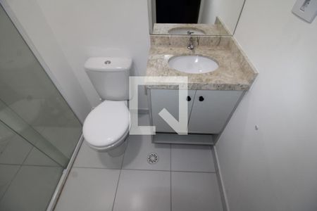 Banheiro de kitnet/studio para alugar com 1 quarto, 26m² em Santana, São Paulo