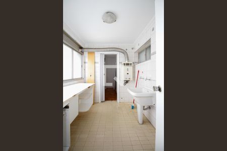 Apartamento para alugar com 132m², 3 quartos e 1 vagaÁrea de Serviço