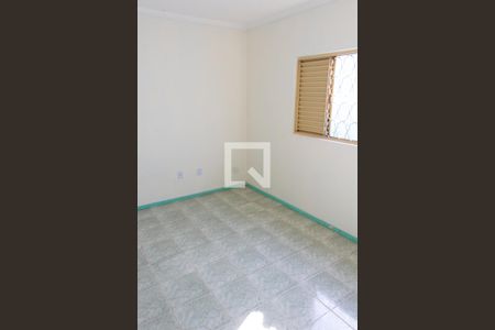 Casa à venda com 250m², 3 quartos e 3 vagas Casa à venda com 250m², 3 quartos e 3 vagasSUITE