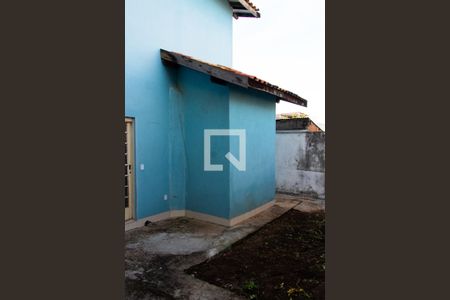 Casa à venda com 250m², 3 quartos e 3 vagas Casa à venda com 250m², 3 quartos e 3 vagasÁREA EXTERNA FUNDOS