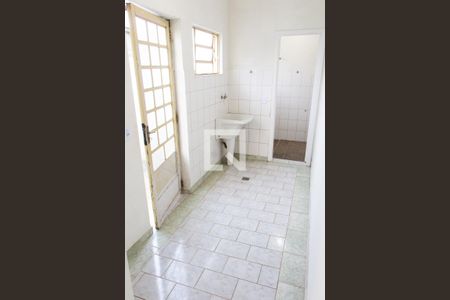 Casa à venda com 250m², 3 quartos e 3 vagas Casa à venda com 250m², 3 quartos e 3 vagasÁREA DE SERVIÇO