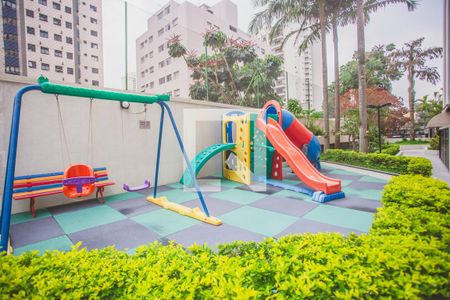 Apartamento à venda com 98m², 4 quartos e 2 vagasÁrea Comum - Playground