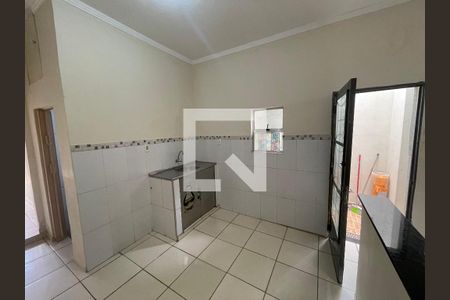 Cozinha de casa para alugar com 2 quartos, 70m² em Vila Amorim, Suzano