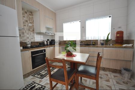 Casa à venda com 300m², 3 quartos e 6 vagasCozinha