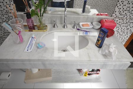 Casa à venda com 300m², 3 quartos e 6 vagasBanheiro do Quarto Suíte