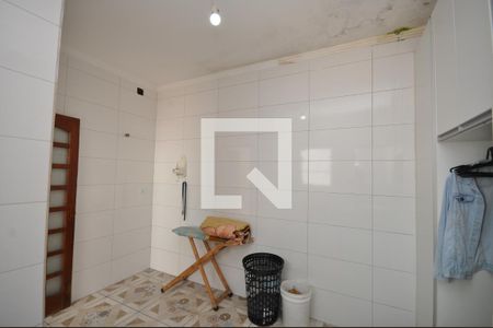 Casa à venda com 300m², 3 quartos e 6 vagasÁrea de Serviço