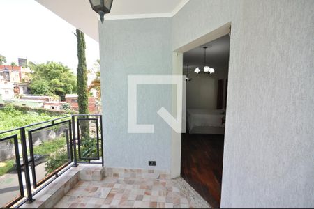 Casa à venda com 300m², 3 quartos e 6 vagasVista da Sacada