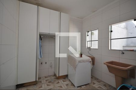 Casa à venda com 300m², 3 quartos e 6 vagasÁrea de Serviço