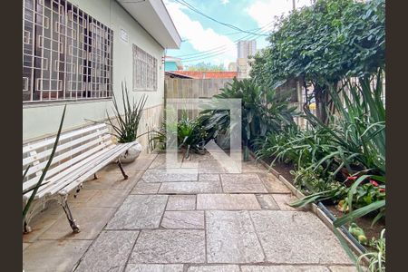 Casa à venda com 225m², 4 quartos e 3 vagas Casa à venda com 225m², 4 quartos e 3 vagasÁrea Externa